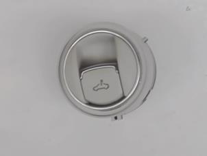 Gebruikte Diversen Volkswagen Scirocco (137/13AD) 2.0 TDI 16V Prijs € 10,00 Margeregeling aangeboden door Automaterialen Ronald Morien B.V.