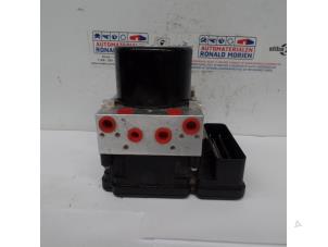 Gebruikte ABS Pomp Ford Focus 3 1.6 TDCi 115 Prijs € 55,00 Margeregeling aangeboden door Automaterialen Ronald Morien B.V.