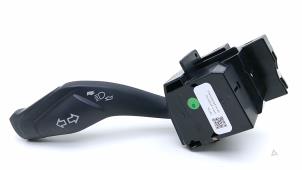 Gebruikte Knipperlicht Schakelaar Ford C-Max (DXA) 2.0 TDCi 16V Prijs € 15,00 Margeregeling aangeboden door Automaterialen Ronald Morien B.V.