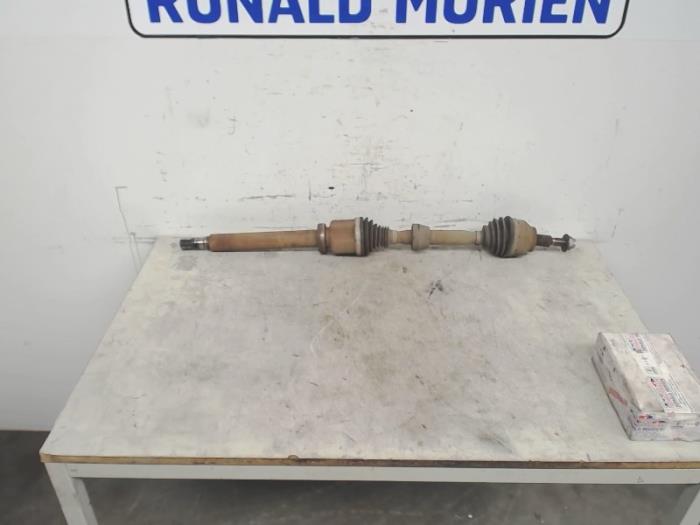 Gebruikte Aandrijfas rechts-voor Ford C-Max (DXA) 2.0 TDCi 16V Prijs € 75,00 Margeregeling aangeboden door Automaterialen Ronald Morien B.V.