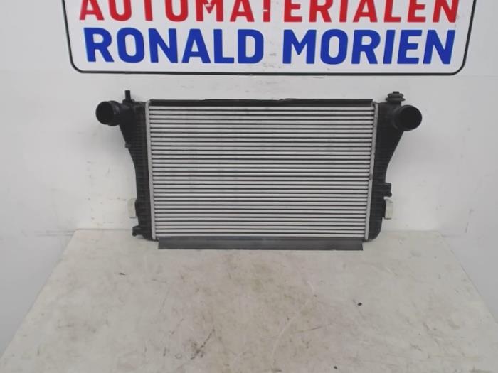 Gebruikte Intercooler Volkswagen Passat (362) 2.0 TDI 16V 140 Prijs € 75,00 Margeregeling aangeboden door Automaterialen Ronald Morien B.V.
