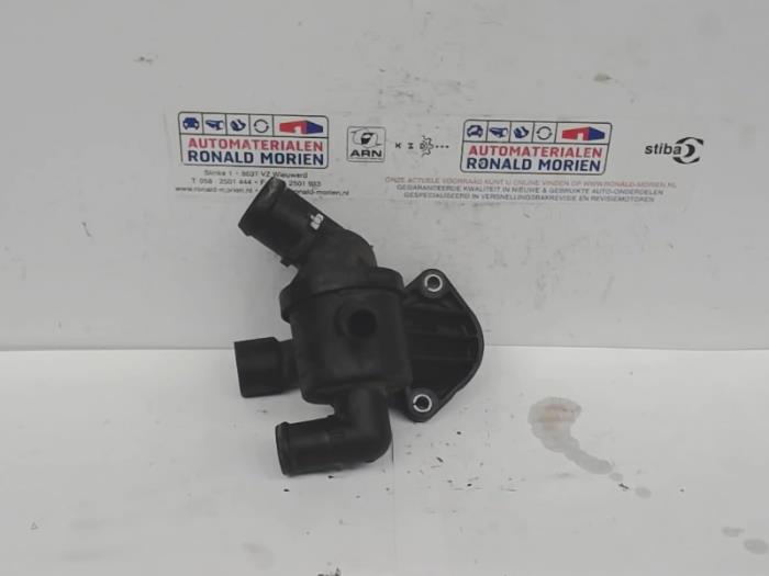 Gebruikte Thermostaathuis Volkswagen Passat Variant (365) 2.0 TDI 16V 140 Prijs € 19,00 Margeregeling aangeboden door Automaterialen Ronald Morien B.V.