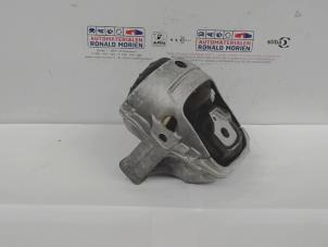 Gebruikte Motorrubber Audi A4 Avant (B8) 2.0 TDI 16V Prijs € 80,00 Margeregeling aangeboden door Automaterialen Ronald Morien B.V.