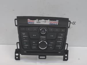 Gebruikte Radiobedienings paneel Opel Zafira Tourer (P12) 2.0 CDTI 16V 130 Ecotec Prijs € 49,00 Margeregeling aangeboden door Automaterialen Ronald Morien B.V.