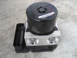 Gebruikte ABS Pomp Volvo V40 Cross Country (MZ) 1.6 D2 Prijs € 125,00 Margeregeling aangeboden door Automaterialen Ronald Morien B.V.