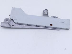 Gebruikte Antenne Versterker Mercedes E (W211) 2.2 E-220 CDI 16V Prijs € 39,00 Margeregeling aangeboden door Automaterialen Ronald Morien B.V.