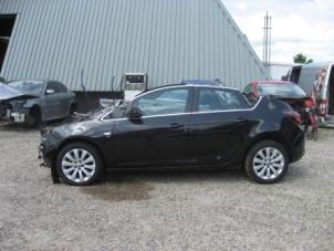 Gebruikte Deur 4Deurs links-achter Opel Astra J (PC6/PD6/PE6/PF6) 1.6 16V Ecotec Prijs € 75,00 Margeregeling aangeboden door Automaterialen Ronald Morien B.V.