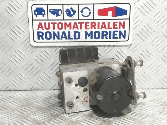 Gebruikte ABS Pomp Mercedes E (W210) 3.0 E-300D Turbo 24V Prijs € 50,00 Margeregeling aangeboden door Automaterialen Ronald Morien B.V.