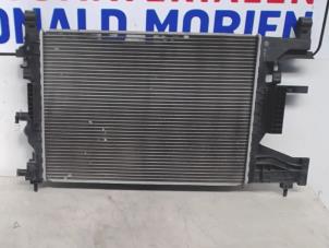 Gebruikte Radiateur Opel Astra J (PC6/PD6/PE6/PF6) 1.6 16V Ecotec Prijs € 35,00 Margeregeling aangeboden door Automaterialen Ronald Morien B.V.