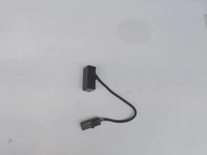Gebruikte Microfoon (diversen) Volkswagen Passat (362) 2.0 TDI 16V 140 Prijs € 15,00 Margeregeling aangeboden door Automaterialen Ronald Morien B.V.