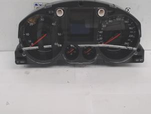 Gebruikte Kilometerteller KM Volkswagen Passat Variant (3C5) 2.0 TDI 16V 140 Prijs € 45,00 Margeregeling aangeboden door Automaterialen Ronald Morien B.V.