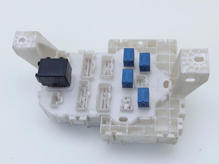 Gebruikte Computer Body Control Opel Agila Mk.II (B) 1.2 16V Twinport Prijs € 75,00 Margeregeling aangeboden door Automaterialen Ronald Morien B.V.