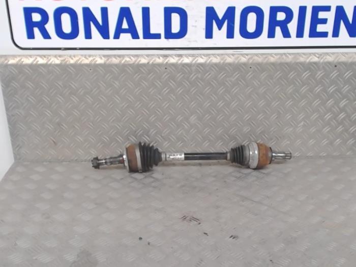 Gebruikte Steekas links-voor Opel Astra J (PC6/PD6/PE6/PF6) 1.6 16V Ecotec Prijs € 39,00 Margeregeling aangeboden door Automaterialen Ronald Morien B.V.