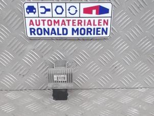 Gebruikte Voorgloei Relais Renault Master IV (FV) 2.3 dCi 125 16V FWD Prijs € 25,00 Margeregeling aangeboden door Automaterialen Ronald Morien B.V.