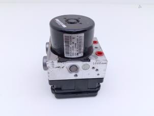 Gebruikte ABS Pomp Volvo C30 (EK/MK) 1.6 D2 16V Prijs € 49,00 Margeregeling aangeboden door Automaterialen Ronald Morien B.V.