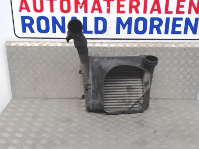Gebruikte Intercooler Volkswagen Touareg (7LA/7L6) 2.5 TDI R5 Prijs € 130,00 Margeregeling aangeboden door Automaterialen Ronald Morien B.V.