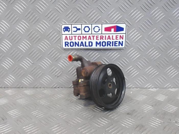 Gebruikte Pomp Servo Ford Ka I 1.3i Prijs € 55,00 Margeregeling aangeboden door Automaterialen Ronald Morien B.V.