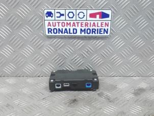 Gebruikte Telefoon interface Opel Vivaro A 2.0 CDTI Prijs € 35,00 Margeregeling aangeboden door Automaterialen Ronald Morien B.V.