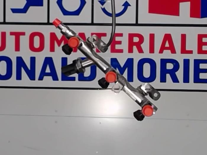 Gebruikte Injector brug Volkswagen Up! (121) 1.0 12V EcoFuel Prijs € 60,00 Margeregeling aangeboden door Automaterialen Ronald Morien B.V.
