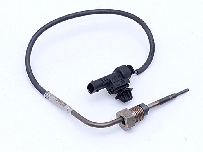 Gebruikte Uitlaat temperatuursensor Opel Astra J Sports Tourer (PD8/PE8/PF8) 1.6 CDTI 16V Prijs € 29,00 Margeregeling aangeboden door Automaterialen Ronald Morien B.V.