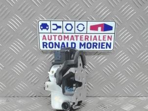 Gebruikte Portierslot Mechaniek 4Deurs rechts-achter Opel Insignia Prijs € 30,00 Margeregeling aangeboden door Automaterialen Ronald Morien B.V.