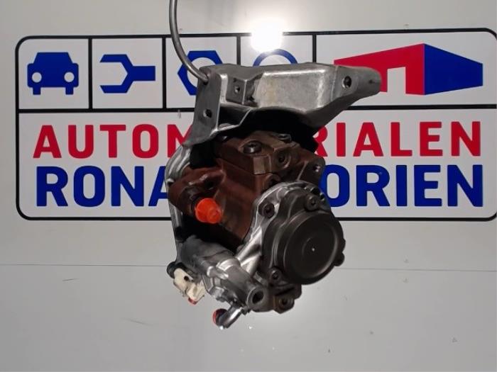 Gebruikte Dieselpomp Volvo V40 Cross Country (MZ) 1.6 D2 Prijs € 95,00 Margeregeling aangeboden door Automaterialen Ronald Morien B.V.