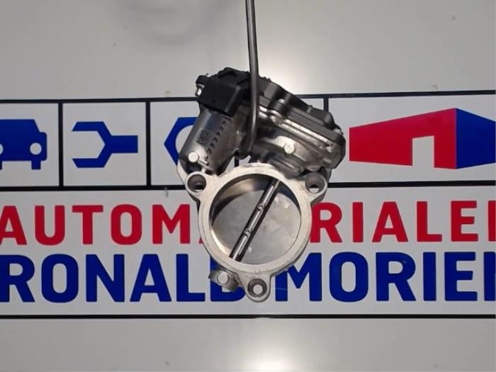 Gebruikte Gasklephuis BMW X1 (F48) xDrive 28i 2.0 16V Twin Power Turbo Prijs € 25,00 Margeregeling aangeboden door Automaterialen Ronald Morien B.V.