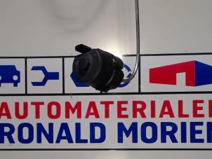 Gebruikte Watercirculatiepomp BMW X1 (F48) xDrive 28i 2.0 16V Twin Power Turbo Prijs € 35,00 Margeregeling aangeboden door Automaterialen Ronald Morien B.V.