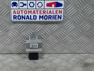 Gebruikte Voorgloei Relais Opel Movano Prijs € 25,00 Margeregeling aangeboden door Automaterialen Ronald Morien B.V.