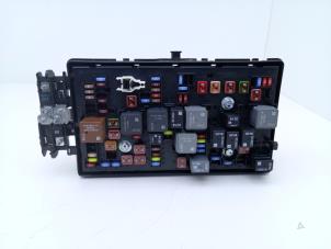 Gebruikte Zekeringkast Opel Insignia 2.0 CDTI 16V 140 ecoFLEX Prijs € 85,00 Margeregeling aangeboden door Automaterialen Ronald Morien B.V.