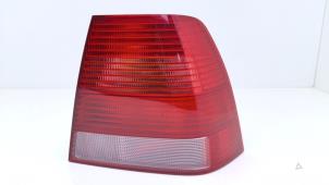 Gebruikte Achterlicht rechts Volkswagen Bora (1J2) 1.9 TDI 100 Prijs € 15,00 Margeregeling aangeboden door Automaterialen Ronald Morien B.V.