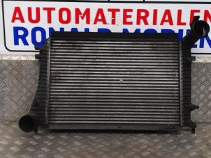 Gebruikte Intercooler Volkswagen Passat Variant (3C5) 2.0 TDI 140 Prijs € 55,00 Margeregeling aangeboden door Automaterialen Ronald Morien B.V.