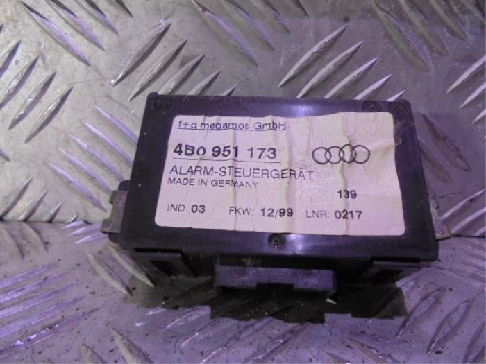 Gebruikte Computer Diversen Audi A6 (C5) 2.5 TDI V6 24V Prijs € 45,00 Margeregeling aangeboden door Automaterialen Ronald Morien B.V.