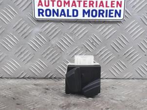 Gebruikte Schakelaar Stoelverstelling BMW 5 serie (E60) Prijs € 15,00 Margeregeling aangeboden door Automaterialen Ronald Morien B.V.