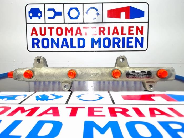Gebruikte Brandstofverdeler Audi A8 (D3) 4.0 TDI V8 32V Quattro Prijs € 175,00 Margeregeling aangeboden door Automaterialen Ronald Morien B.V.