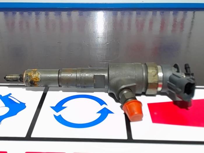 Gebruikte Verstuiver (diesel) Peugeot 206 (2A/C/H/J/S) 1.4 HDi Prijs € 45,00 Margeregeling aangeboden door Automaterialen Ronald Morien B.V.