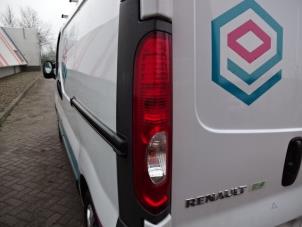 Gebruikte Achterlicht links Renault Trafic New (FL) 2.0 dCi 16V 115 Prijs € 40,00 Margeregeling aangeboden door Automaterialen Ronald Morien B.V.