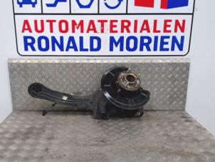 Gebruikte Asschenkel links-achter Ford C-Max Prijs € 95,00 Margeregeling aangeboden door Automaterialen Ronald Morien B.V.