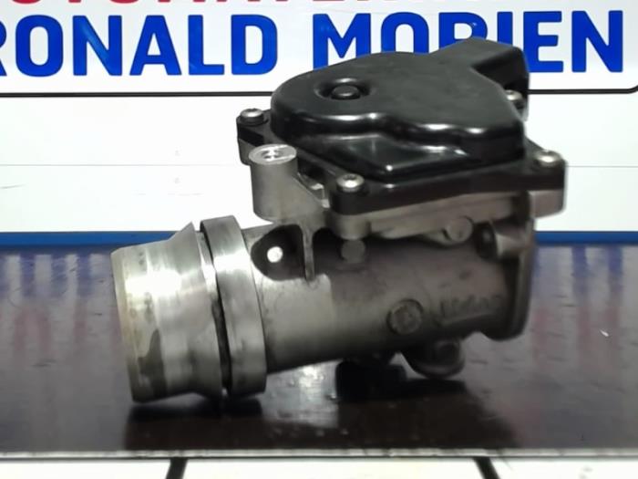 Gebruikte Gasklephuis Renault Megane III Coupe (DZ) 1.5 dCi 110 Prijs € 35,00 Margeregeling aangeboden door Automaterialen Ronald Morien B.V.