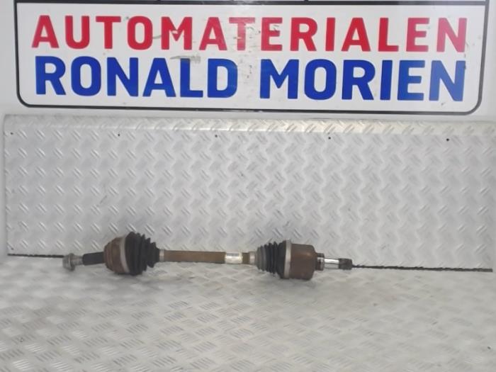 Gebruikte Steekas links-voor Ford Fiesta 6 (JA8) 1.0 EcoBoost 12V 125 Prijs € 20,00 Margeregeling aangeboden door Automaterialen Ronald Morien B.V.