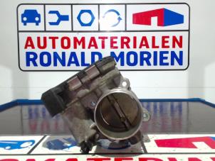 Gebruikte Gasklephuis Ford Focus 3 1.6 EcoBoost 16V Prijs € 75,00 Margeregeling aangeboden door Automaterialen Ronald Morien B.V.