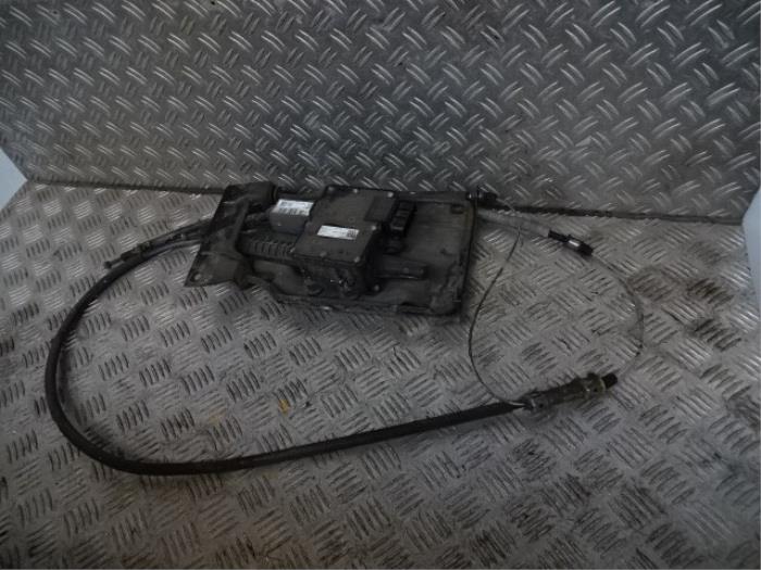 Gebruikte Handrem motor Opel Meriva (B) 1.4 16V Ecotec Prijs € 149,00 Margeregeling aangeboden door Automaterialen Ronald Morien B.V.