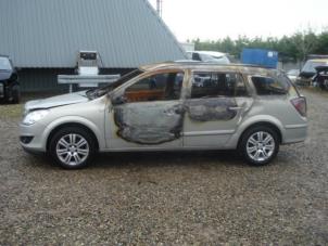 Gebruikte Aandrijfas links-voor Opel Astra H SW (L35) 1.7 CDTi 16V Prijs € 20,00 Margeregeling aangeboden door Automaterialen Ronald Morien B.V.