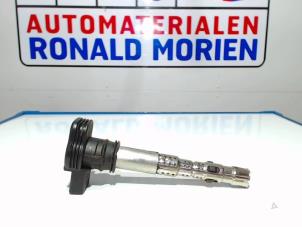 Gebruikte Bobine Volkswagen Passat (3C2) 2.0 FSI 16V Prijs € 10,00 Margeregeling aangeboden door Automaterialen Ronald Morien B.V.