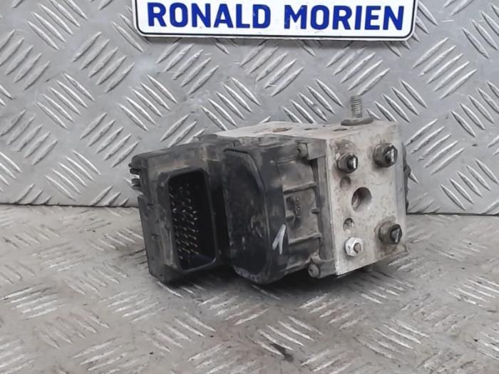 Gebruikte ABS Pomp Ford Mondeo II 1.8i 16V Prijs € 45,00 Margeregeling aangeboden door Automaterialen Ronald Morien B.V.