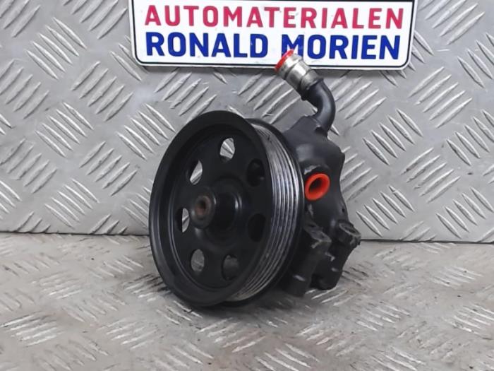 Gebruikte Servopomp Ford Mondeo II 1.8i 16V Prijs € 45,00 Margeregeling aangeboden door Automaterialen Ronald Morien B.V.