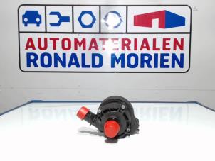 Gebruikte Koelvloeistof pomp Renault Megane Prijs € 35,00 Margeregeling aangeboden door Automaterialen Ronald Morien B.V.