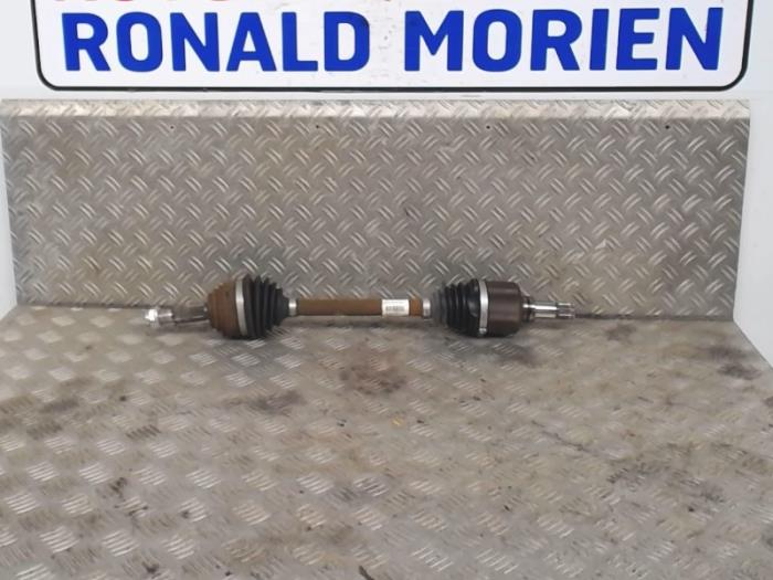 Gebruikte Steekas links-voor Ford Fiesta 6 (JA8) 1.0 EcoBoost 12V 125 Prijs € 20,00 Margeregeling aangeboden door Automaterialen Ronald Morien B.V.