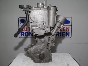 Gebruikte Distributiedeksel Volkswagen Golf V (1K1) 1.6 FSI 16V Prijs € 95,00 Margeregeling aangeboden door Automaterialen Ronald Morien B.V.