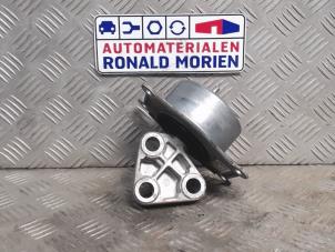 Gebruikte Motorrubber Opel Astra J (PC6/PD6/PE6/PF6) 1.6 16V Prijs € 45,00 Margeregeling aangeboden door Automaterialen Ronald Morien B.V.